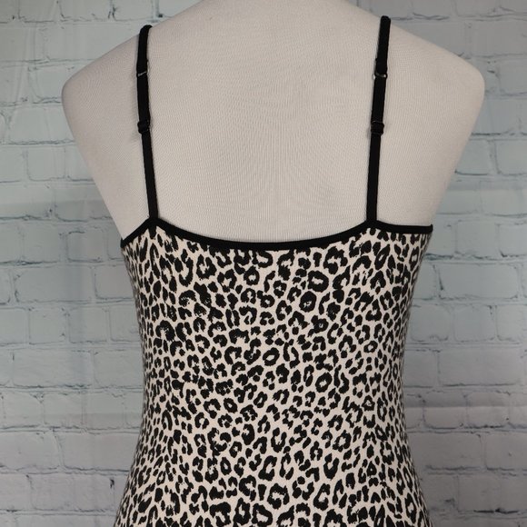 Express Best Loved Cami Black and White animal Print, Size Medium - Picture 4 of 5